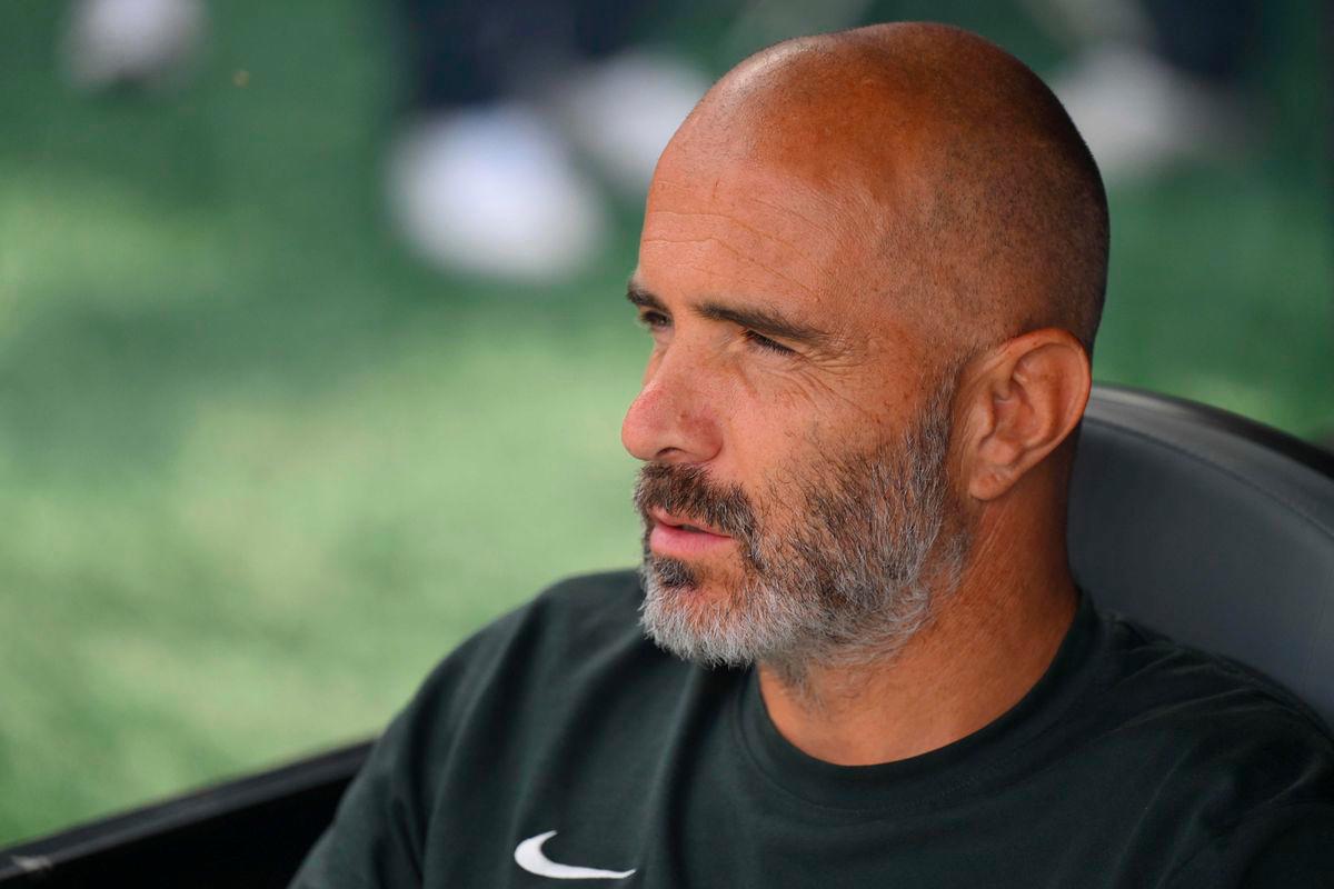Enzo Maresca, Head Coach of Chelsea FC, looks on prior to the FIFA Club World Cup 2025 Final match between Chelsea FC and Paris Saint-Germain at MetLife Stadium on July 13, 2025 in East Rutherford, New Jersey. David Ramos/Getty Images/AFP (Photo by David Ramos / GETTY IMAGES NORTH AMERICA / AFP)