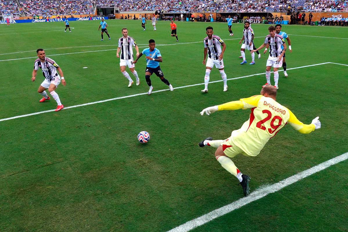 Michele Di Gregorio #29 of Juventus FC makes a save during the FIFA Club World Cup 2025 group G match between Juventus FC and Manchester City FC at Camping World Stadium on June 26, 2025 in Orlando, Florida - AFPpix
