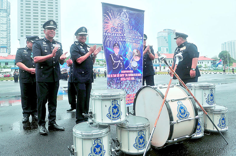 Inspector-General of Police Tan Sri Mohamad Fuzi Harun at launch of the RMN South Zone Band, on April 3, 2019. — Bernama