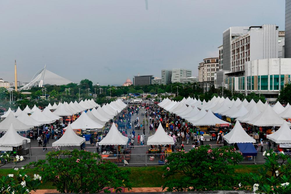 Bazaar Ramadan Presint 3 Putrajaya - Bernama