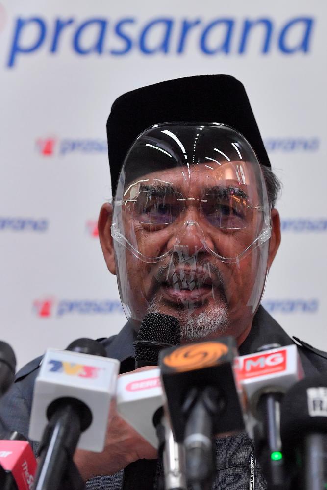 Tajuddin probed for not wearing face mask (Video)
