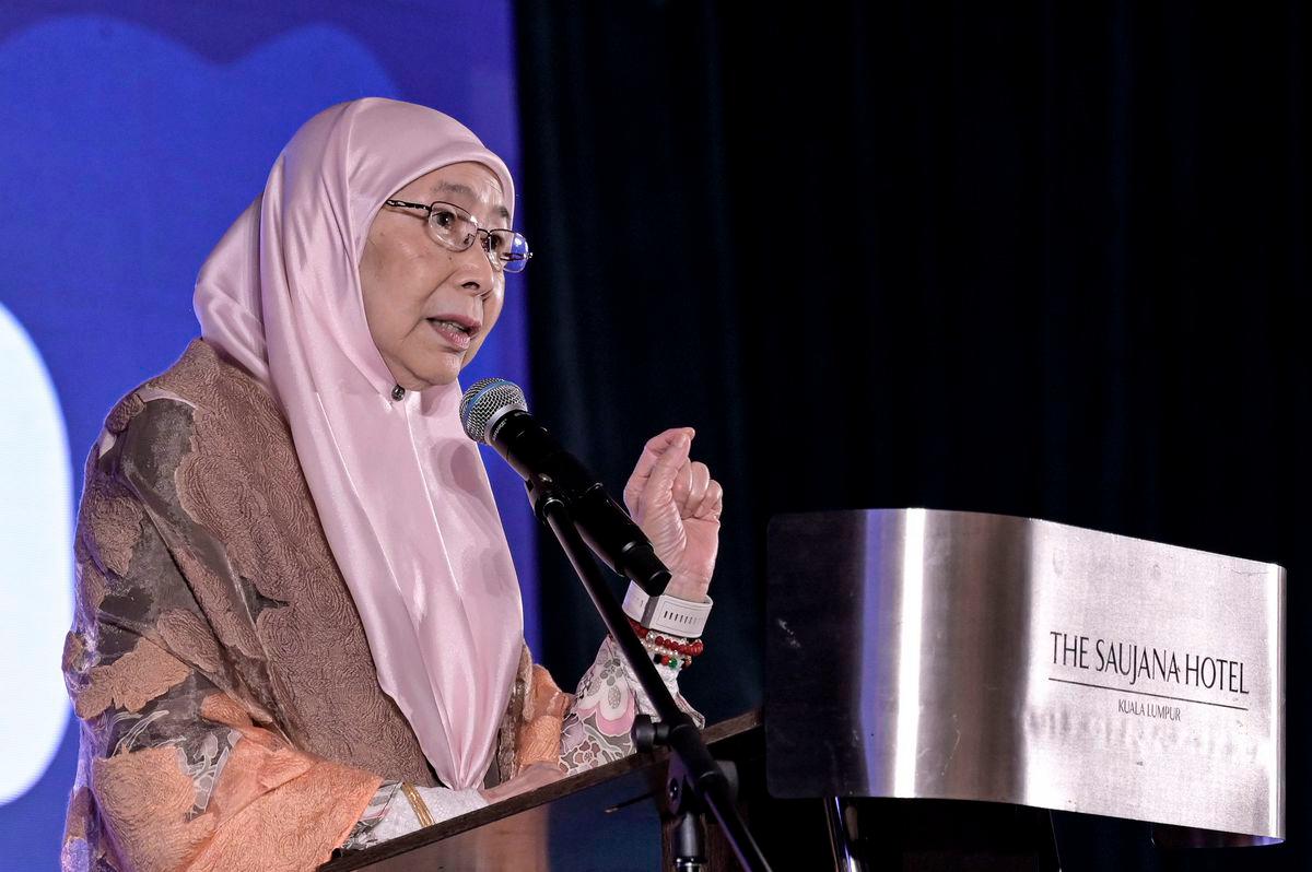 The Prime Minister’s wife, Datuk Seri Dr Wan Azizah Wan Ismail, delivers a speech at the opening ceremony of the Gender Outlook Forum 2025 today. - BERNAMA