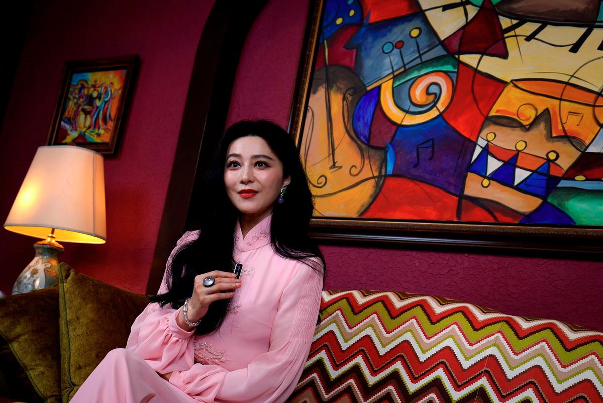 Melaka Tourism Friendship Ambassador, Datuk Fan Bingbing, at a press conference with local media at a hotel in Banda Hilir today. – BERNAMA