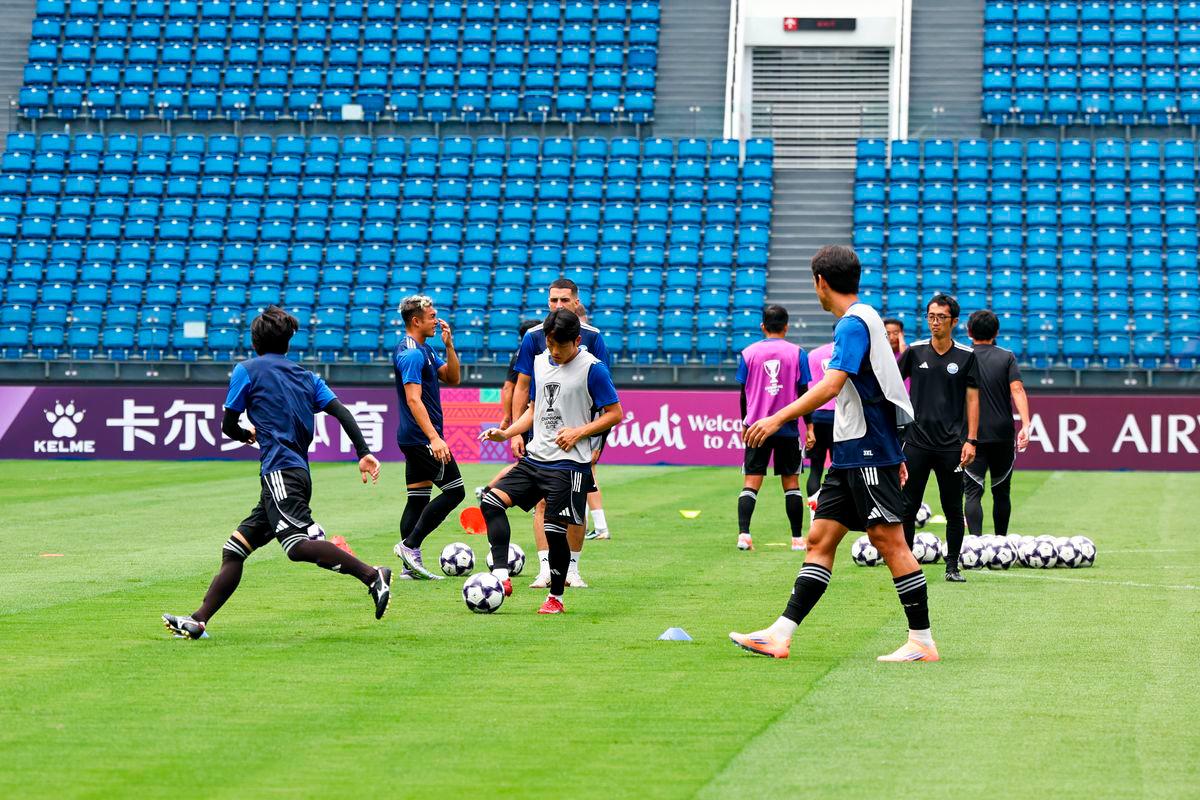 Pemaian pasukan Machida Zelvia FC, giat menjalani latihan menjelang Perlawanan Liga Juara-Juara Konfederasi Bolasepak Asia (AFC) Elite (ACL Elite) menentang JDT di Stadium Sultan Ibrahim hari ini- Bernama