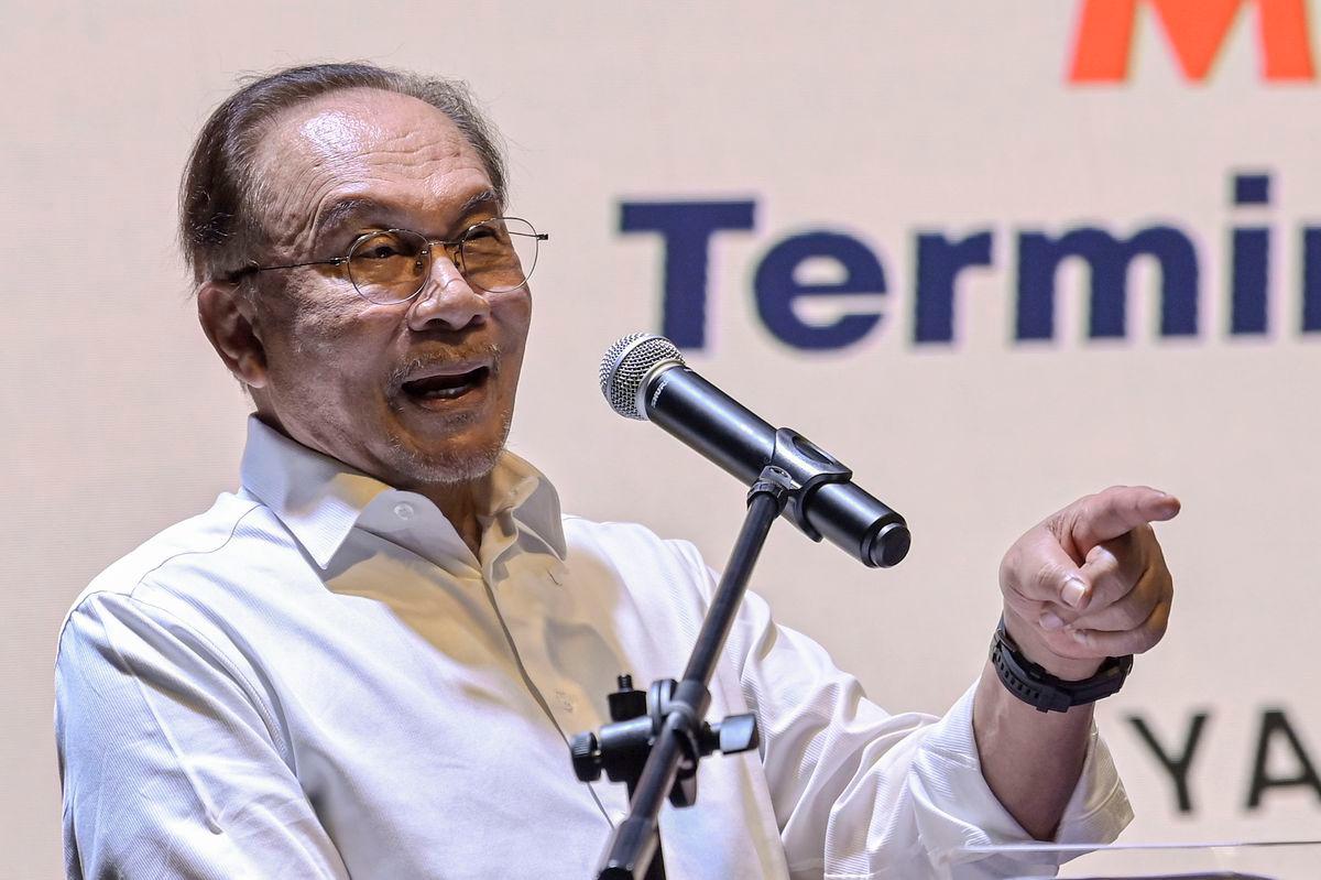 PM Anwar sahkan tiada caj kenderaan ke bandar; kerajaan fokus bangun pengangkutan awam menyeluruh selaras aspirasi Malaysia MADANI - BERNAMA