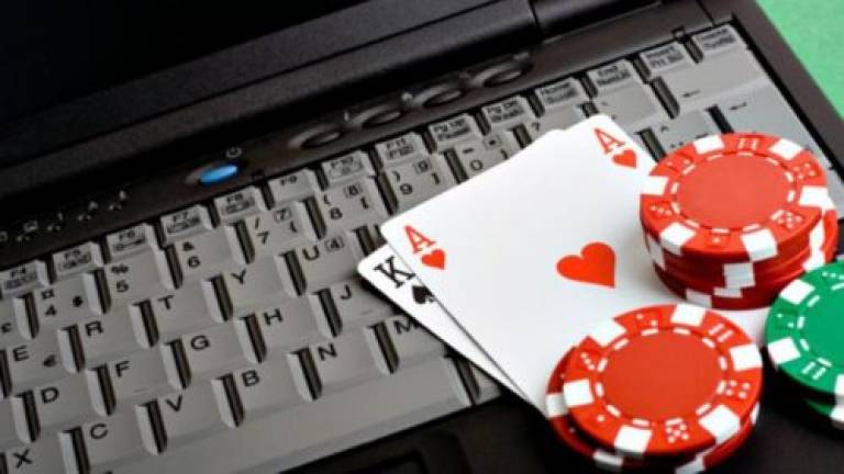 PDRM busts online gambling call centre in Nilai