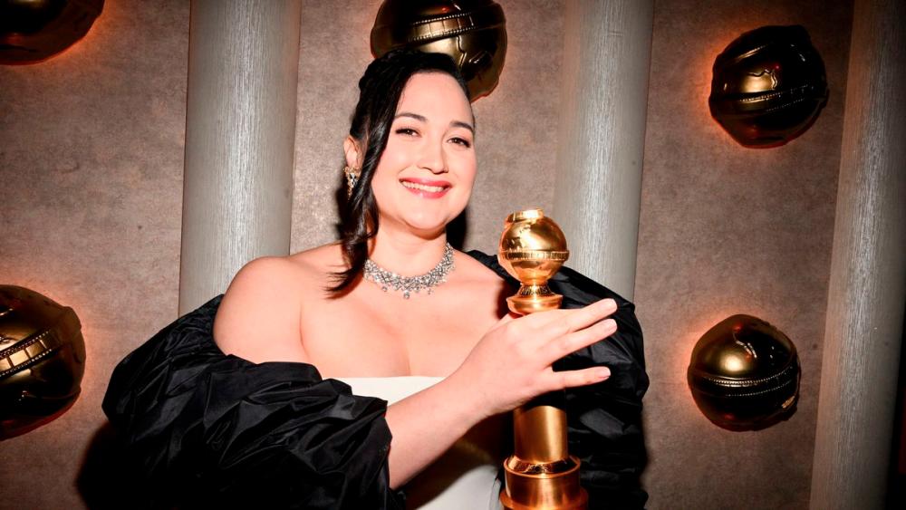 Gladstone has hinted that her attire for the 2024 Oscars will be nothing short of “museum-worthy” and will be a “showstopper”. – BAAZAR $!Gladstone has hinted that her attire for the 2024 Oscars will be nothing short of “museum-worthy” and will be a “showstopper”. – BAAZAR