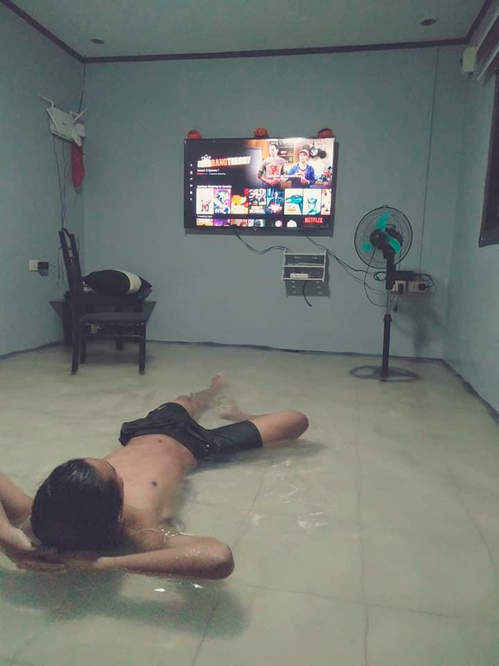 $!Filipino man takes Netflix and Chill up another level