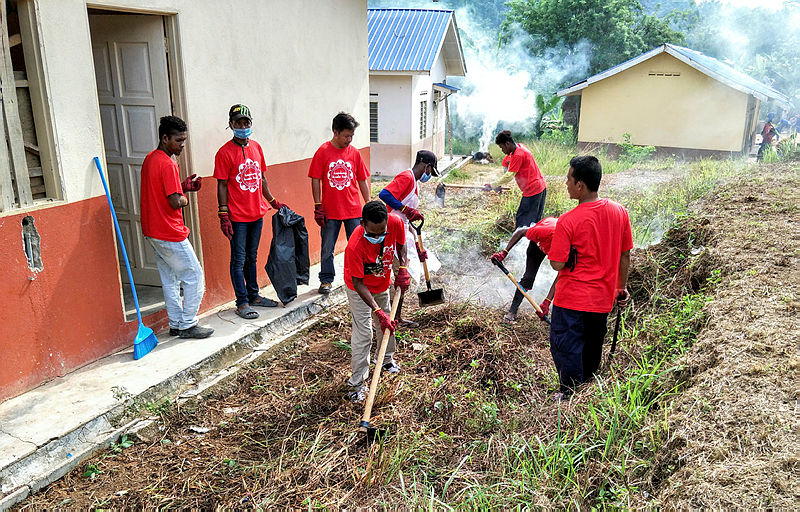 Volunteers during clean-up efforts at Kampung Kuala Koh, on July 19, 2019. — Bernama