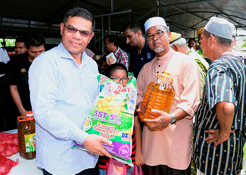 Domestic Trade and Consumer Affairs Minister Datuk Seri Saifuddin Nasution Ismail at a national level Mosque Consumerism Movement programme in Bandar Baru, on April 20, 2019. — Bernama
