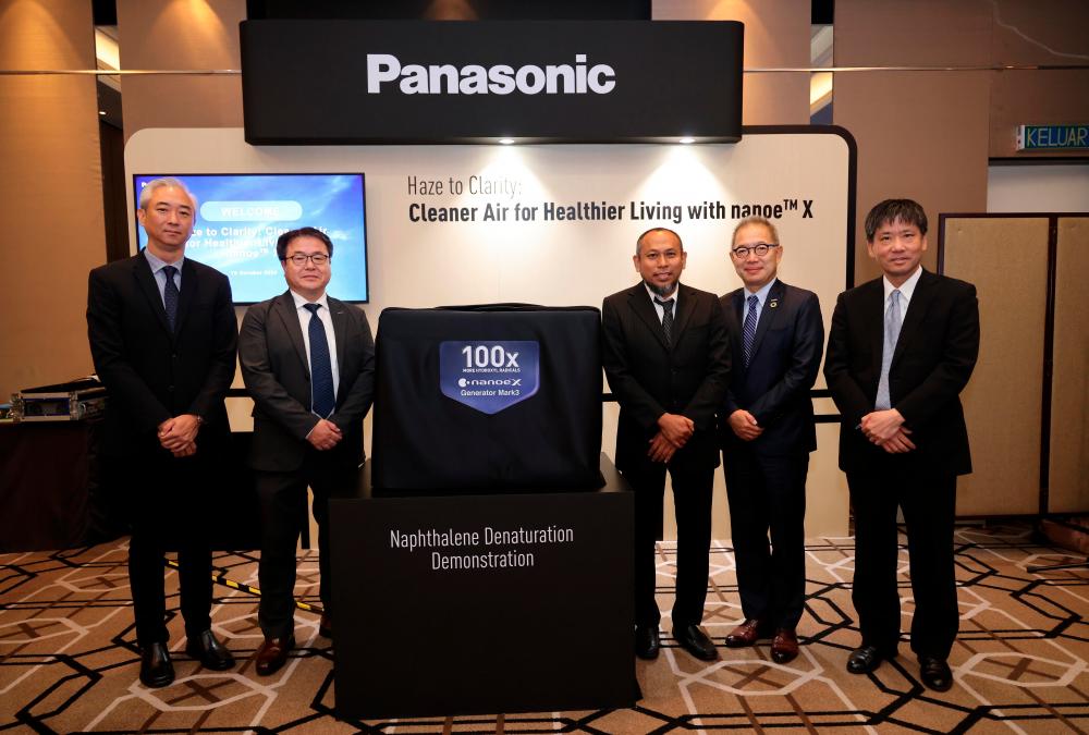 (From left) Panasonic Air-Conditioning Malaysia general manager of marketing department Victor Koh, Panasonic Corp Living Appliances and Solutions Company general manager Hiroshi Suda, Sheikh Ahmad and Panasonic Corp managing director of QAFL Business Promotion Centre Ichiro Suganuma and Panasonic Appliances R&amp;D Centre Asia Pacific Sdn Bhd managing director Takashi Sugihara at the event.