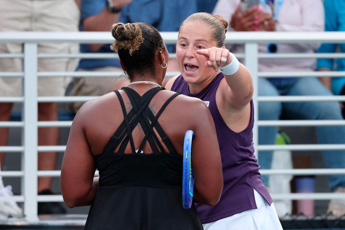 Jelena Ostapenko of Latvia (R) argues with Taylor Townsend of the United States (L) following their Women's Singles Second Round match on Day Four of the 2025 US Open at USTA Billie Jean King National Tennis Center on August 27, 2025 in the Flushing neighborhood of the Queens borough of New York City. - Clive Brunskill/Getty Images/AFPPIX