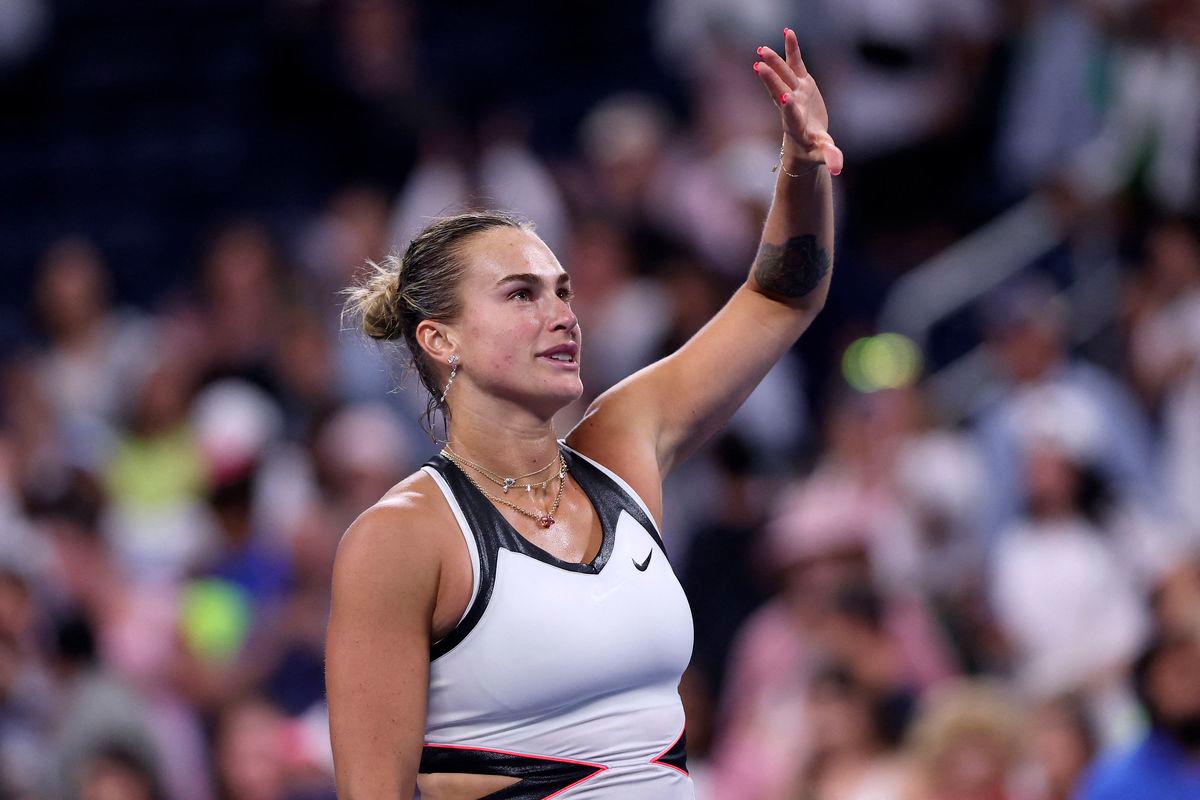 Aryna Sabalenka celebrates defeating Cristina Bucsa of Spain after their Women's Singles Fourth Round match on Day Eight of the 2025 US Open at USTA Billie Jean King National Tennis Center on August 31, 2025 in the Flushing neighborhood of the Queens borough of New York City. - Matthew Stockman/Getty Images/AFPPIX