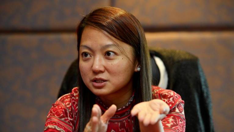 Youngsters must not feel bad to master English: Hannah Yeoh