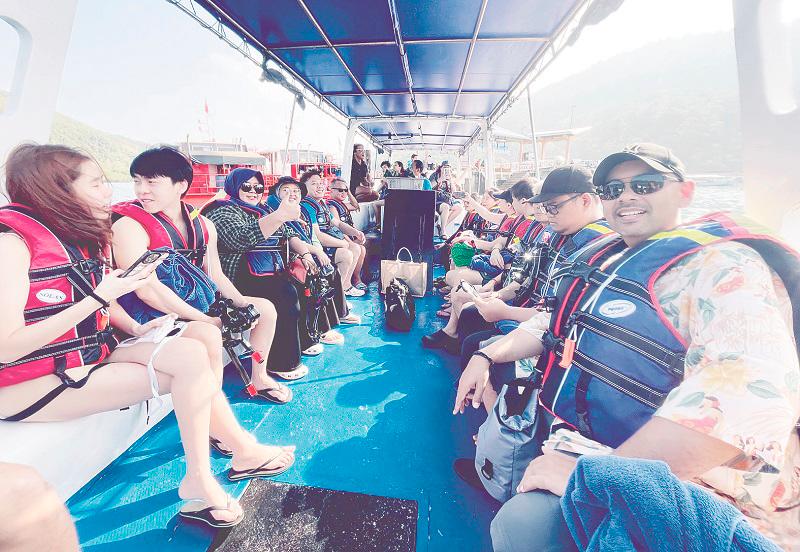 Lee expressed concern that despite the emphasis on water safety, many individuals continue to neglect wearing life jackets. – ADIB RAWI YAHYA / THESUN