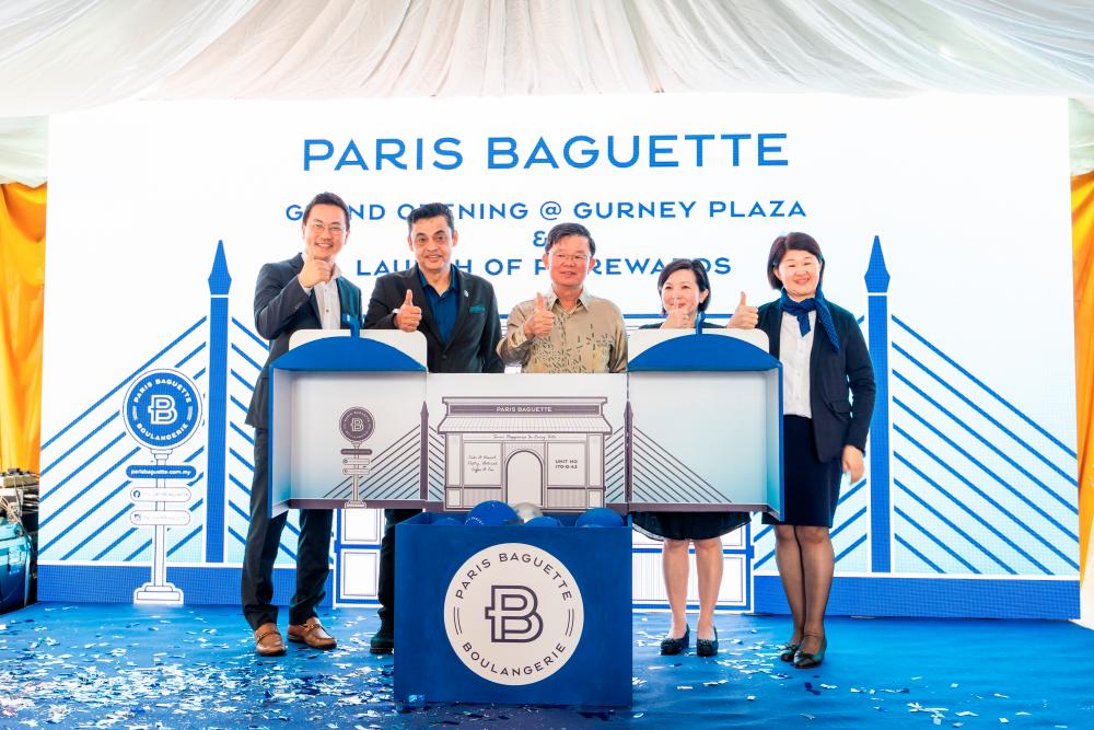 (From left) Moon, Quays, Chow, Lee and Chuah opening Penang’s first Paris Baguette outlet.