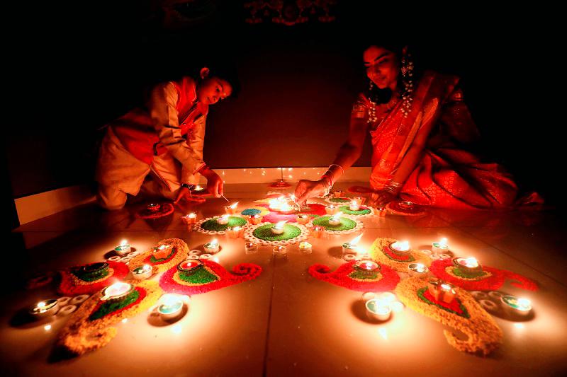 In this festival of lights, the light from myriad oil lamps symbolises enlightenment or knowledge of the highest truth. – MASRY CHE ANI/SUNPIX