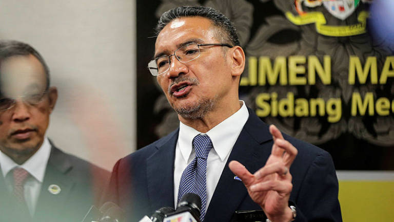 Hishammuddin: Ridiculous to say I’m forming new govt without DAP, Amanah