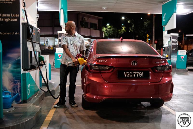 $!Video: Which Fuel Takes You Further – Shell, Petronas or BHPetrol?