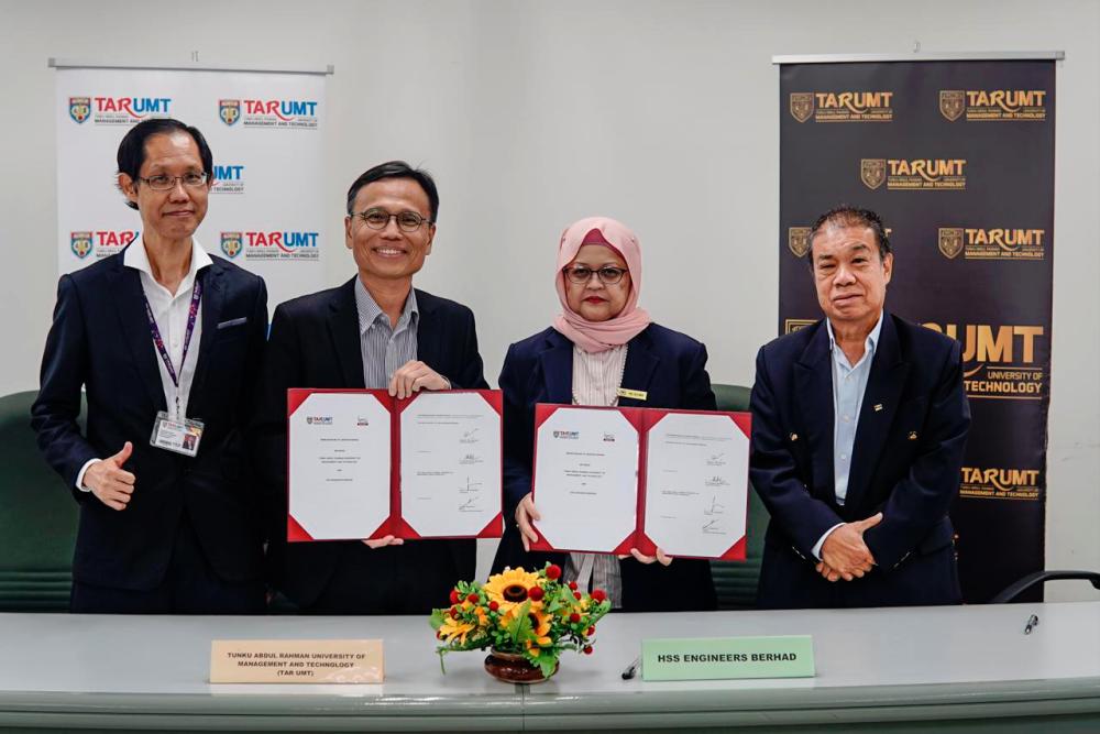 From left - TAR UMT Built Environment faculty dean Han Seng Kong, president Prof Dr Lee Sze Wei, Sharifah and executive director Datuk Teo Chok Boo