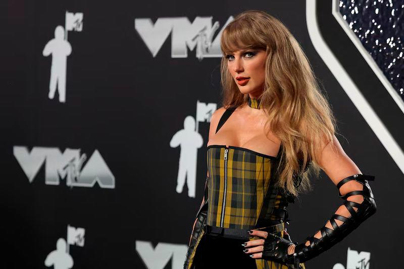 Taylor Swift at MTV Video Music Awards in New York - REUTERSpix