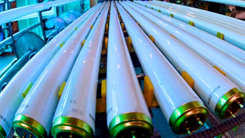 The manufacturing of common types of fluorescent lamps will be banned at the end of 2027 under an international treaty. © Getty Images