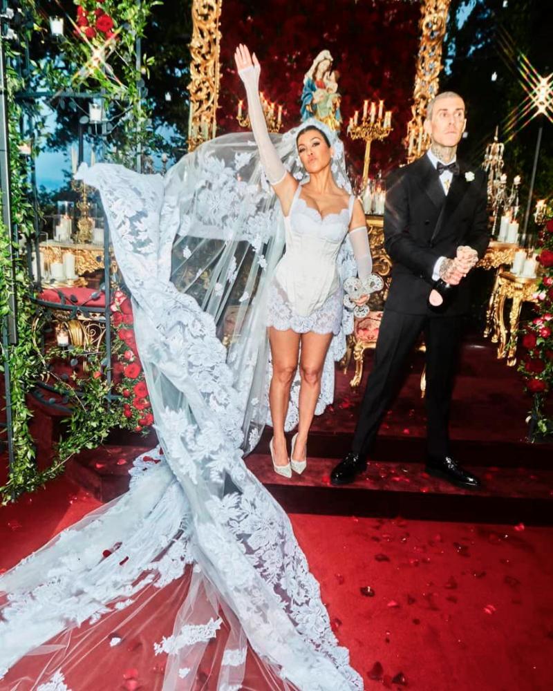 Kourtney’s Instagram post received nearly two million likes in less than five hours. – INSTAGRAM/@kourtneykardash
