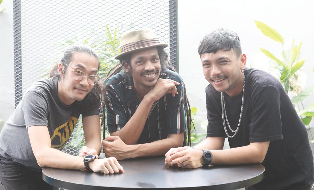 (From L) Payung, Acap and Jay. — Sunpix by Masry Che Ani