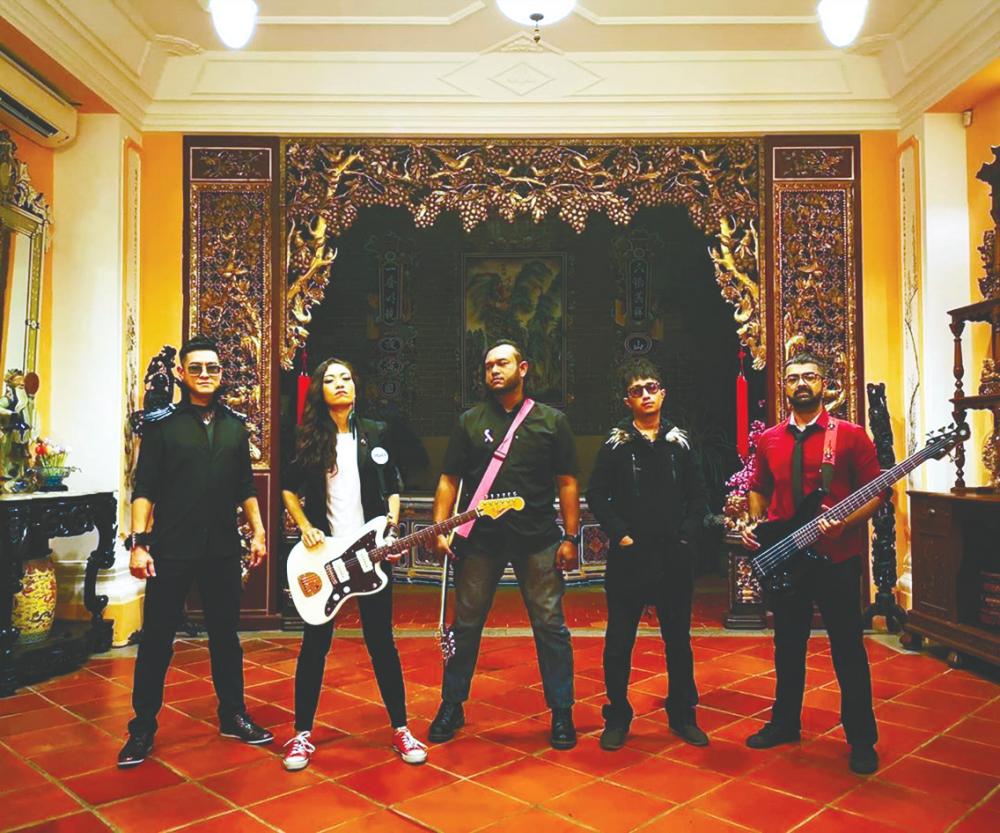 $!Priwayat members ... (from left) keyboardist Zairil, lead guitarist Syerleena, vocalist Zam, drummer Jern, and bassist Shanks. – Priwayat Instagram