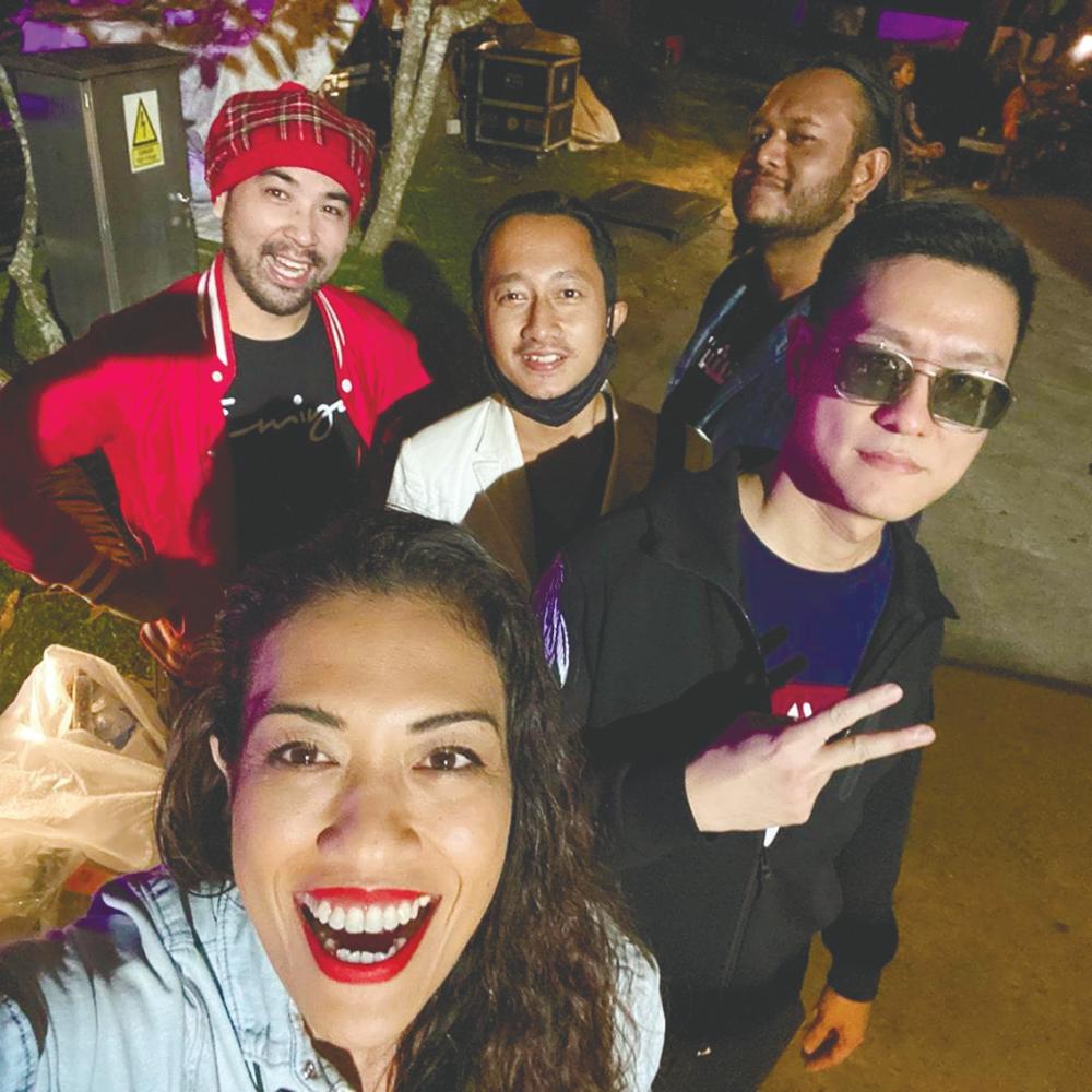 Syerleena (front) and her band mates from Priwayat. – Priwayat Instagram