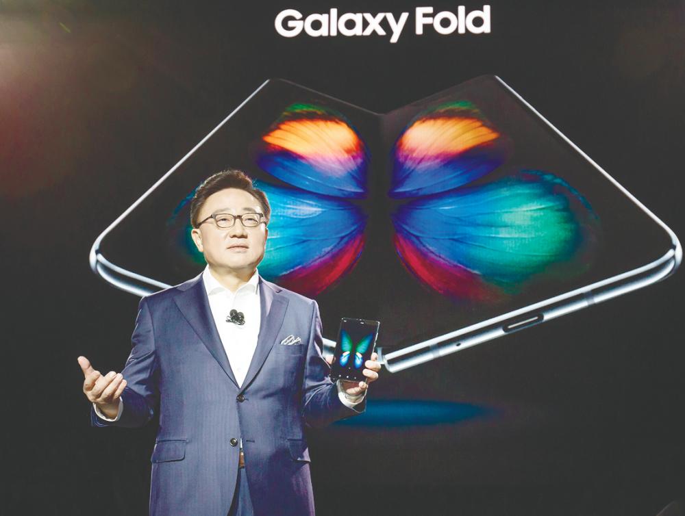 D.J. Koh, Samsung Electronics president and CEO of IT &amp; Mobile Communications Division.