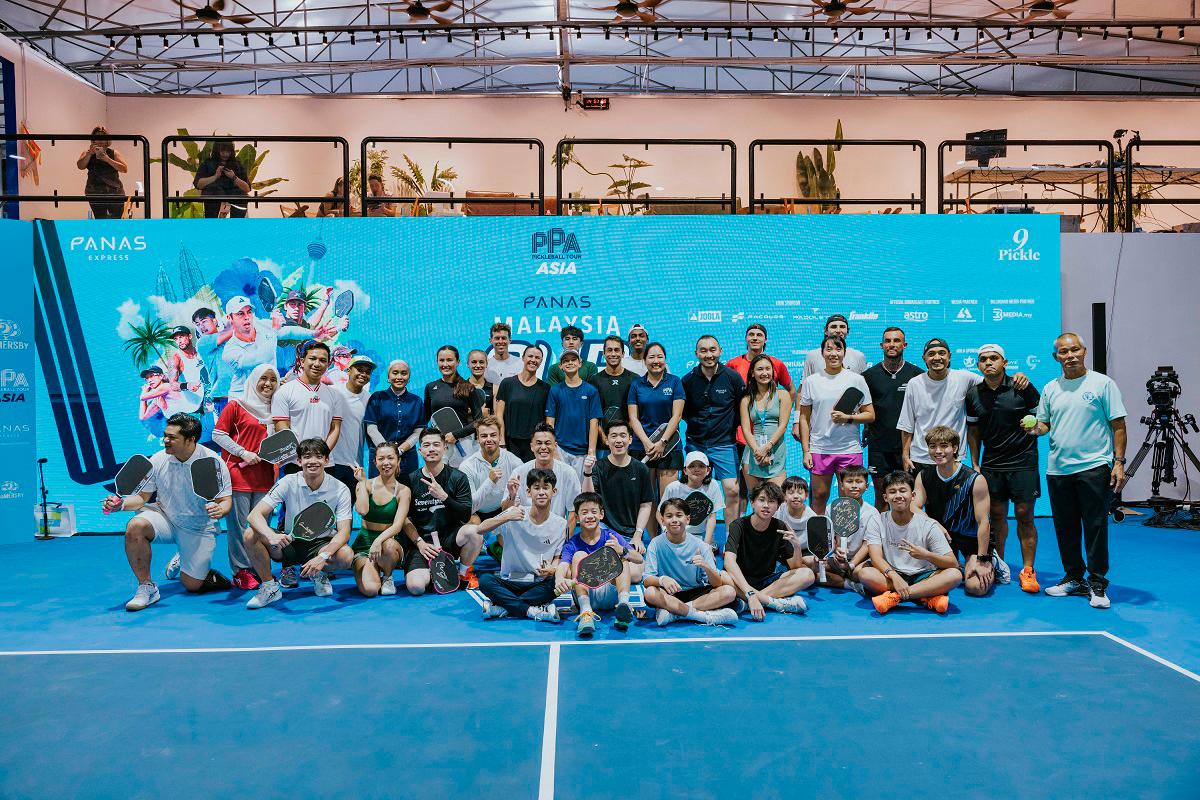 Pro Players and Guest Players at the “Fun with the Pro’s Session”