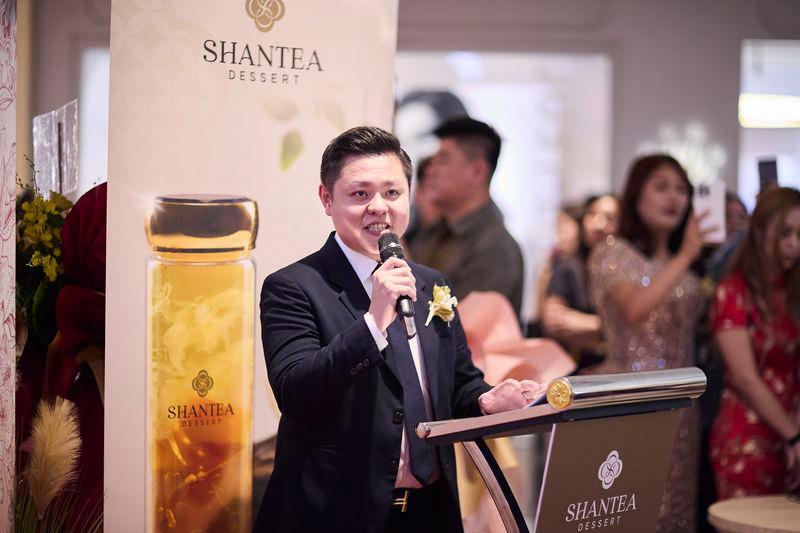 $!Managing Director of SHANTEA Dessert Nevinn Leow delivering his speech at the Grand Opening of SHANTEA Dessert at Mid Valley Megamall