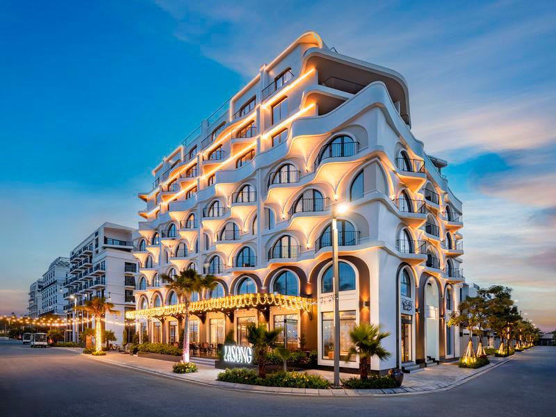 $!Vietnam is a key focus of Ascott’s resort portfolio expansion. Lasong Hotel &amp; Villas Sam Son by The Unlimited Collection (pictured) in Thanh Hoa began operating in phases from April 2025, just six months after signing. Offering an immersive stay along one of Vietnam’s most renowned beaches, the resort features boutique rooms, private villas, dining venues, a Korean jjimjilbang and event facilities including a grand ballroom.