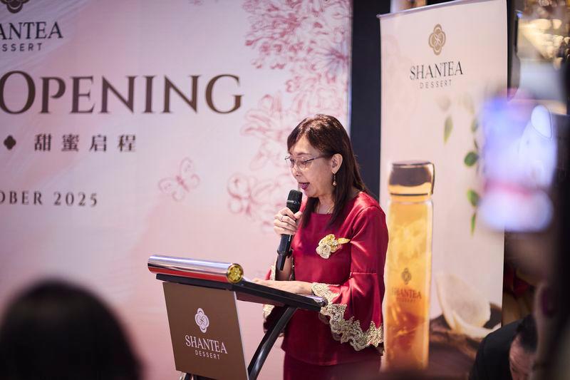 $!Member of Parliament for Seputeh Teresa Kok highlights the importance of initiatives like SHANTEA Dessert in introducing Malaysian flavors to international visitors