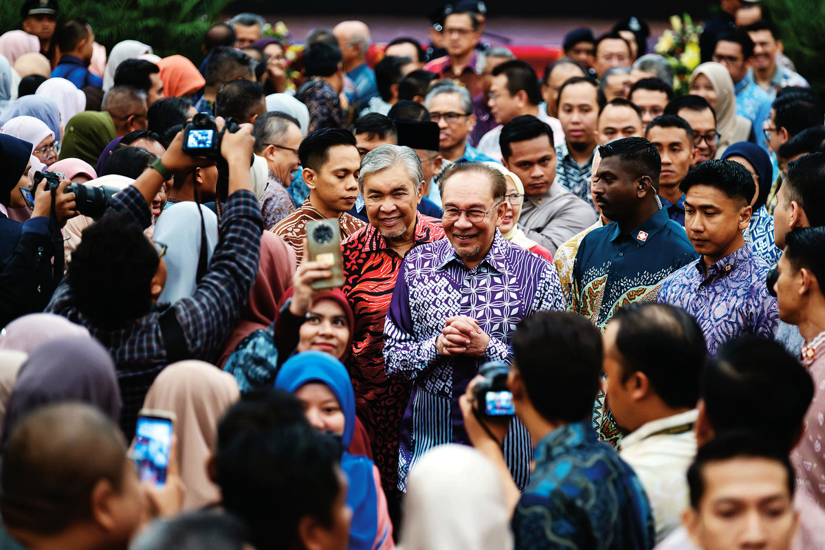 Prime Minister Datuk Seri Anwar Ibrahim and Deputy Prime Minister Datuk Seri Dr Ahmad Zahid Hamidi arriving for the Prime Minister’s Monthly Assembly at Puspanitapuri Dewan De Seri Endon in Putrajaya yesterday. – BERNAMApix