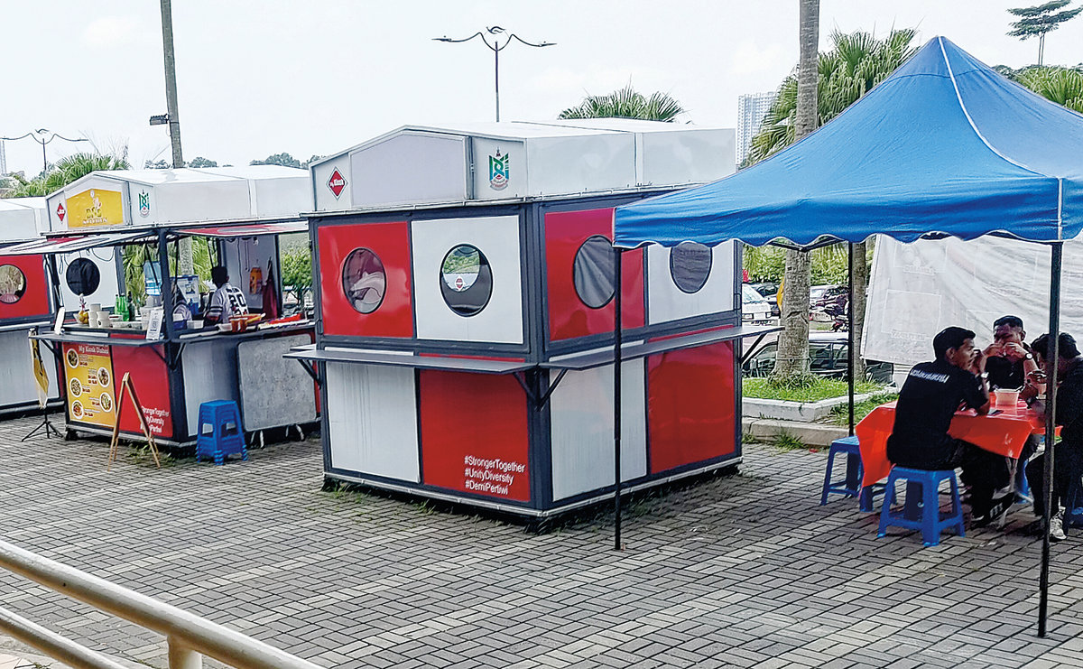 The MyKiosk initiative aims to support B40 traders and MSMEs by providing standardised, safe and comfortable business space. -theSunpix