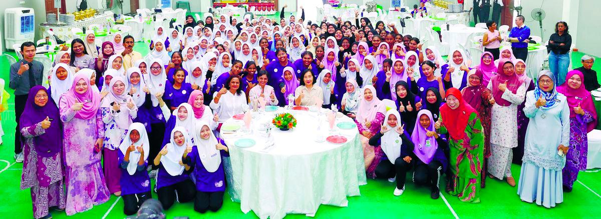 Umayal feels the whole idea is to fuel a movement of change for young girls in B-40 communities.