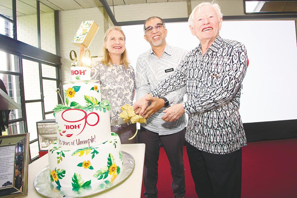 Celebrating 90 years of Boh ... (from far left) Chairman of Boh Plantations Caroline Russell, Deputy Minister of Tourism, Arts and Culture, Malaysia Muhammad Bakhtiar, and former Chairman of Boh Plantations Datuk Tristan Russell. – BOH MALAYSIA
