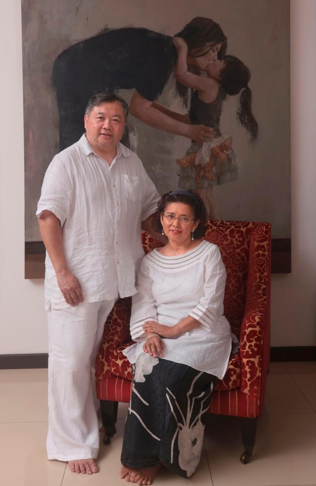 $!Sim (left) and his spouse Ima are esteemed budayawan in the Malaysian art scene.