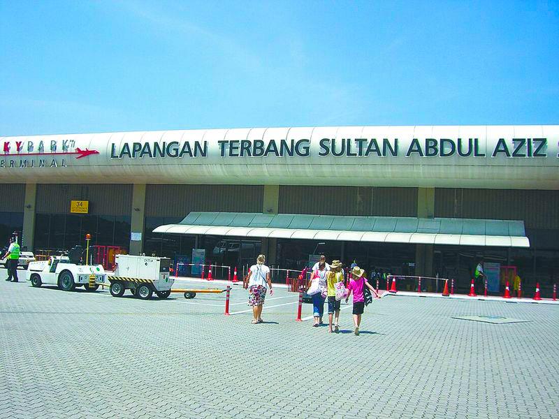 The Sultan Abdul Aziz Shah Airport needs a thorough review of its spatial design to ensure proper access to planes and the inclusion of international standard facilities for individuals with disabilities.