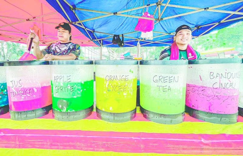 Health risks of colourful drinks at Ramadan markets