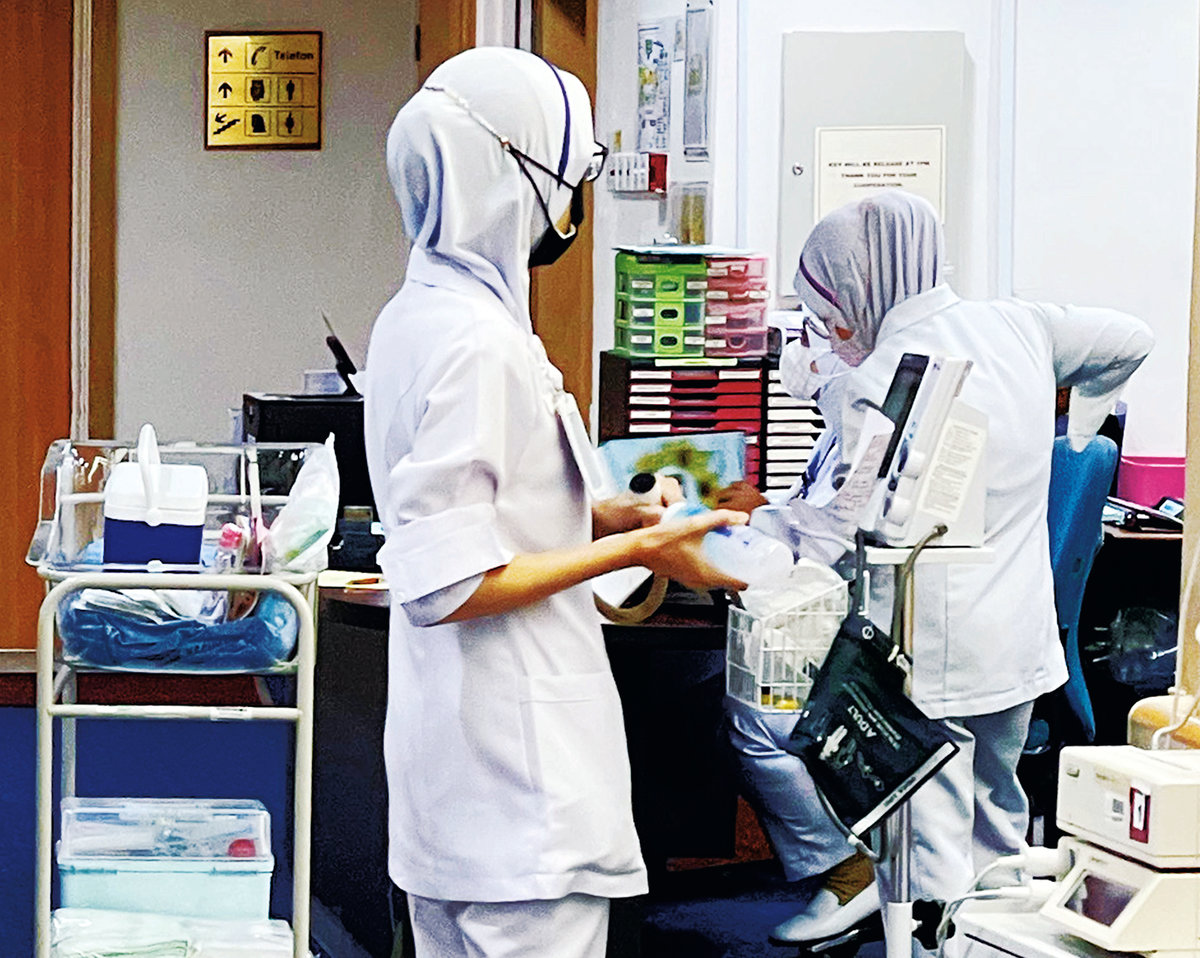 Weighing in on the heated debate over healthcare workers’ hours, Sharifa said the issue isn’t whether doctors clock in 42 or 45 hours a week. - theSunpix