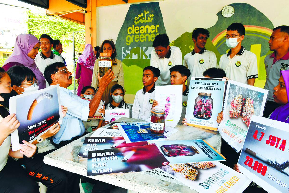 Aminuddin said claims of teachers smoking in schools are inaccurate and do not reflect the majority of educators in the country. – BERNAMApix