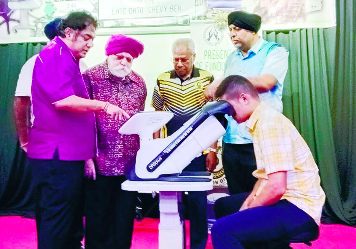 The equipment was donated by the Datuk Chevy Beh Foundation, which carries out several charitable events to help the community. – Chandra Sagaran/theSun