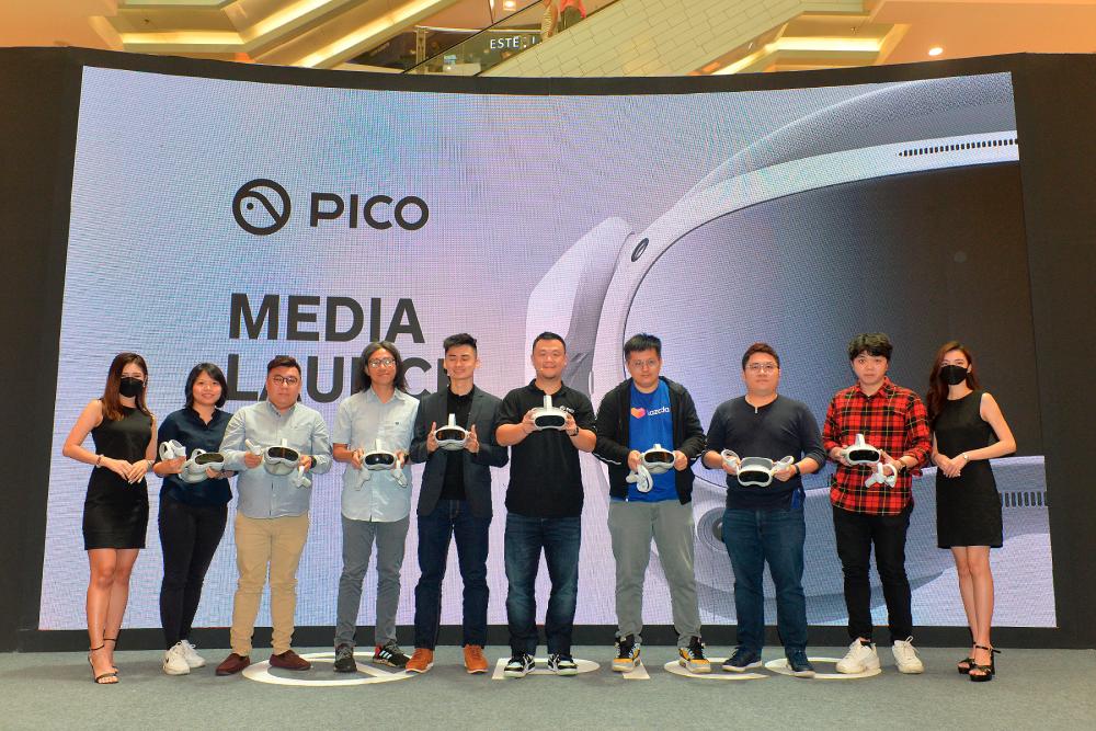 $!Allen An (sixth from left) with the representatives from PICO’s authorised dealers.