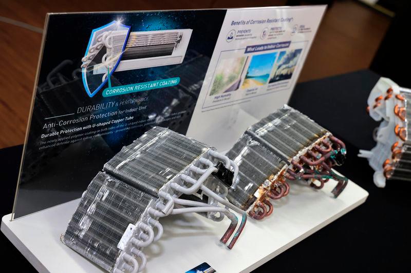 The X-Premium Inverter series is equipped with corrosion-resistant coating on the u-shaped copper tubes to prevent corrosion, potential leakages and rust. $!The X-Premium Inverter series is equipped with corrosion-resistant coating on the u-shaped copper tubes to prevent corrosion, potential leakages and rust.