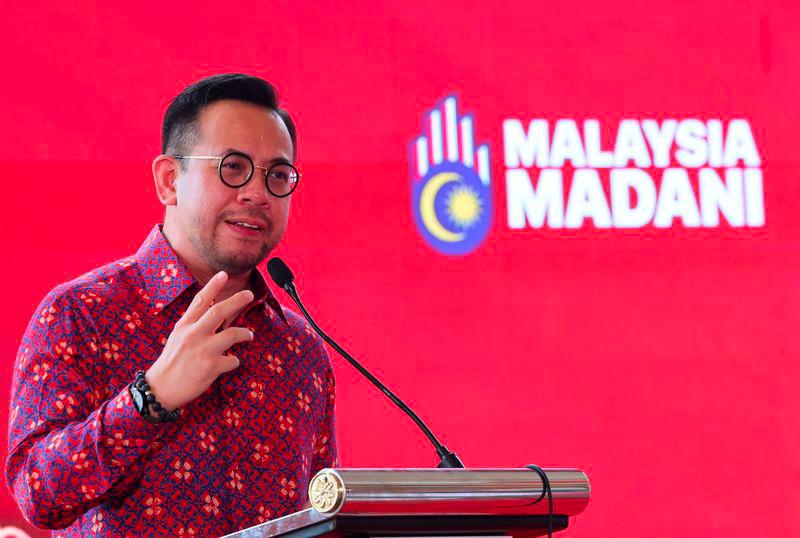 Sim said during its chairmanship, Malaysia will focus on enhancing regional integration by fostering seamless trade, deeper economic cooperation and a more interconnected region. – BERNAMAPIX