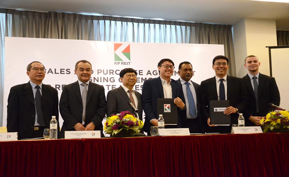 From left: KIP REIT CEO Chan Heng Wah, executive director Datuk Eric Ong Kook Liong, Managing Director Datuk Chew Lak Seong, Pacific Trustees Bhd director Edward Cheah Ken Sze, KIP Reit chairman Datuk Dr Syed Hussain Syed Husman, PGIM Real Estate head of transactions Southeast Asia Frank Ng Tze Wei and PIGM Real Estate investment analyst Michael Ferrigno at the signing ceremony.