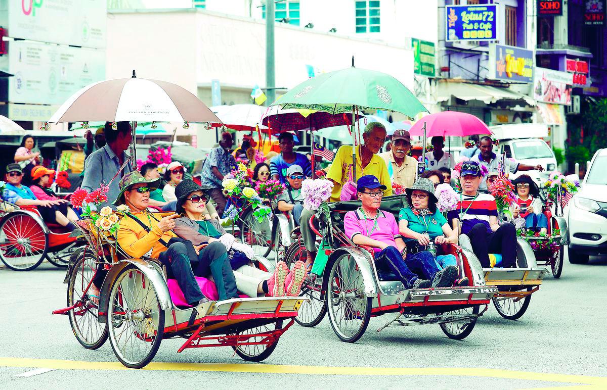 Zaki urged the government to adopt a community-led tourism model supported by policy reforms, capacity-building and cultural entrepreneurship clusters. – MASRY CHE ANI/THESUN
